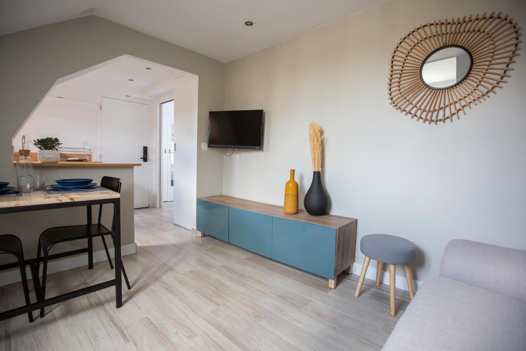 Modern Apartement In The City Center. Poissy Exteriér fotografie